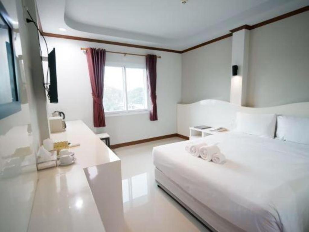 Thada Chateau Hotel Buriram Exterior photo